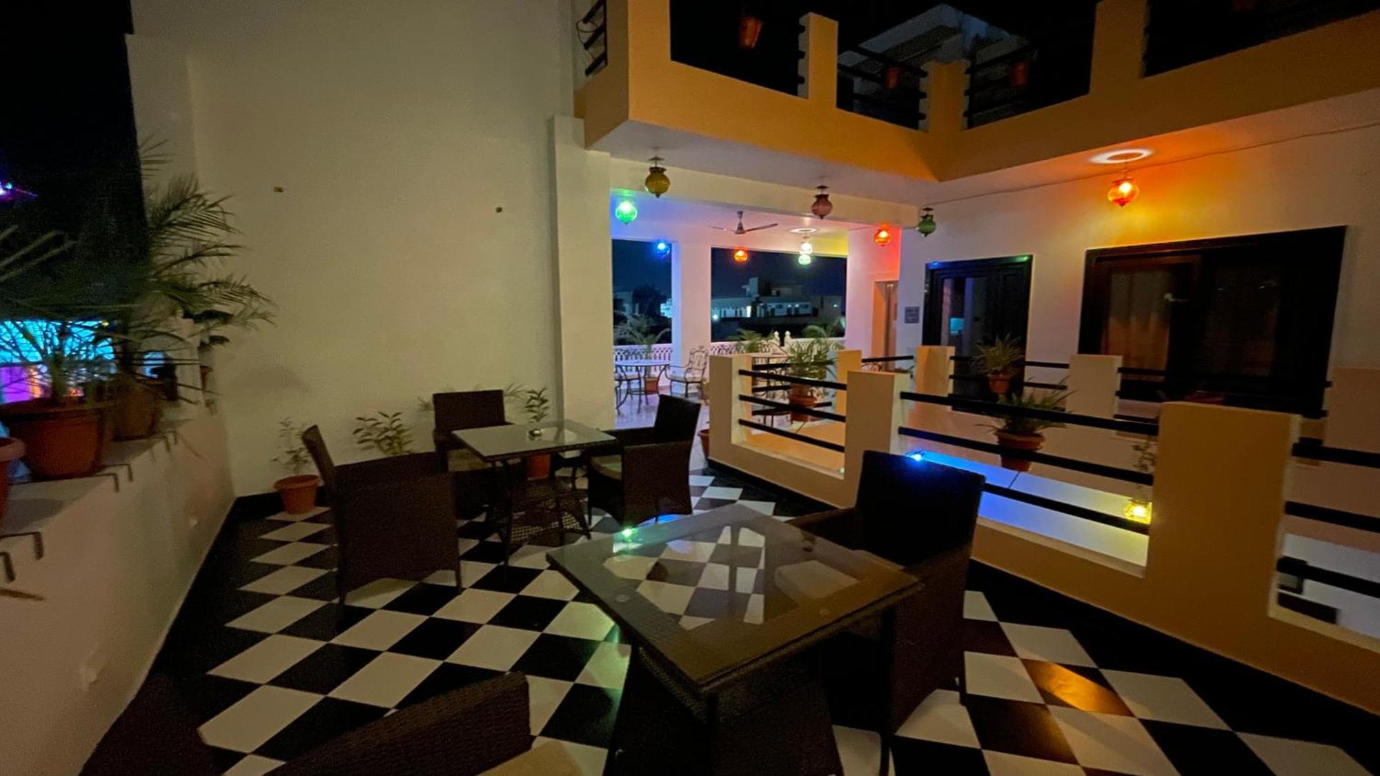 פושקאר Hotel Rising Star מראה חיצוני תמונה