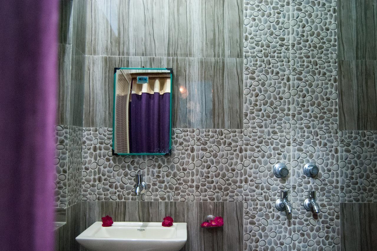 פושקאר Hotel Rising Star מראה חיצוני תמונה